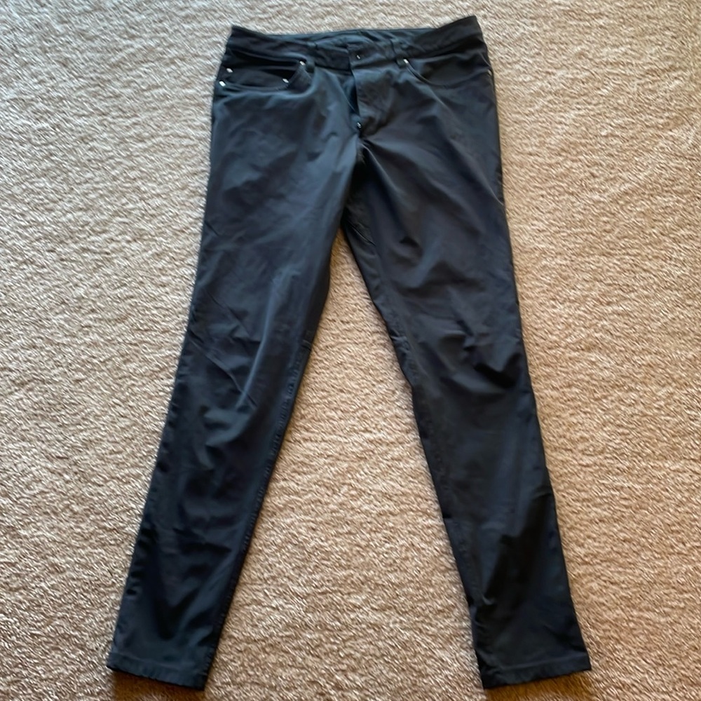 Lululemon Men’s Pants - size 33 inseam 30